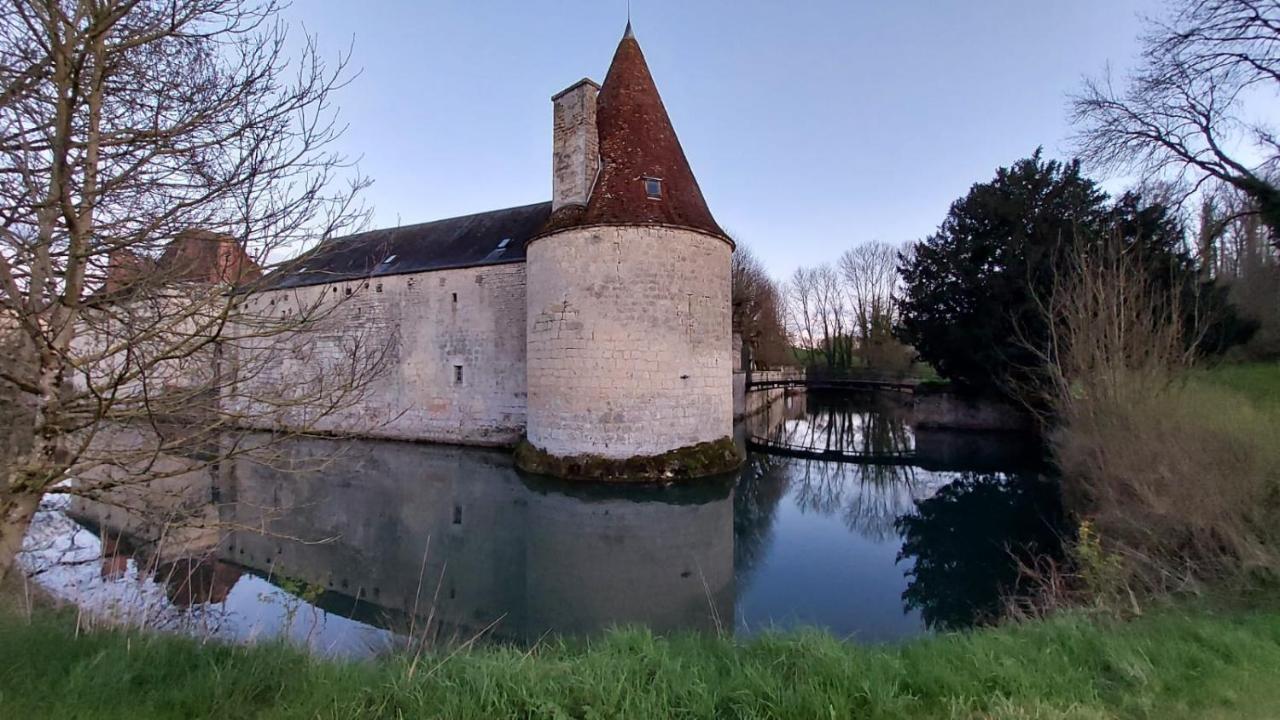 Chateau De Mauvilly Exterior foto